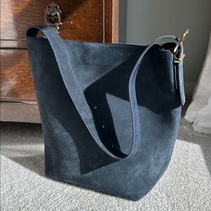 Madewell Essential Bucket Tote Navy Blue Suede